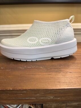 OOFOS OOMEGA CHUKKA Sneakers